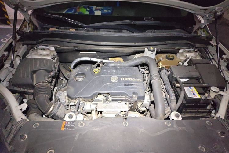Used Buick Envision 2018 20T Two-Wheel-Drive Elite Model Engine Bay