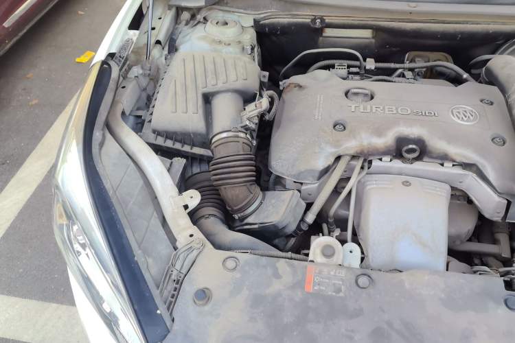 Used Buick Envision 2018 28T Four-Wheel Drive Elite Version Engine Bay Right