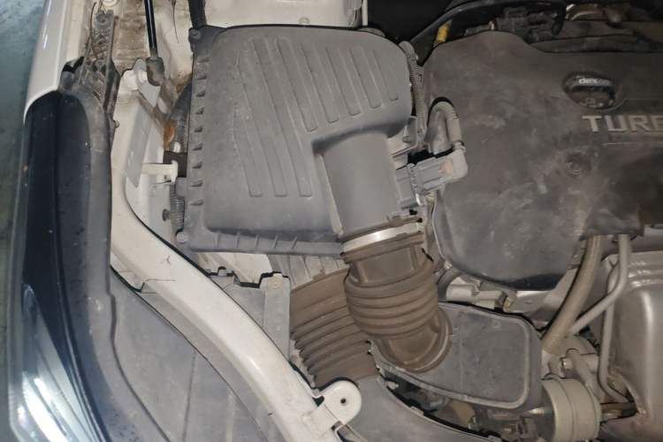 Used Buick Envision 2018 28T Four-Wheel Drive Elite Version Engine Bay Right