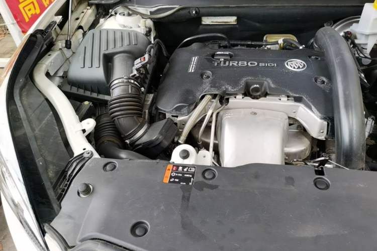 Used Buick Envision 2018 20T Two-Wheel-Drive Elite Model Engine Bay Right