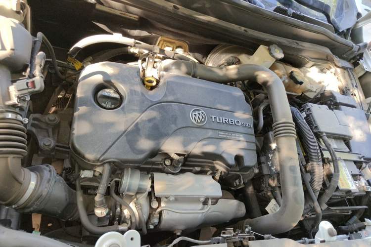 Used Buick Envision 2018 20T Two-Wheel Drive Luxury Model Engine Bay Right