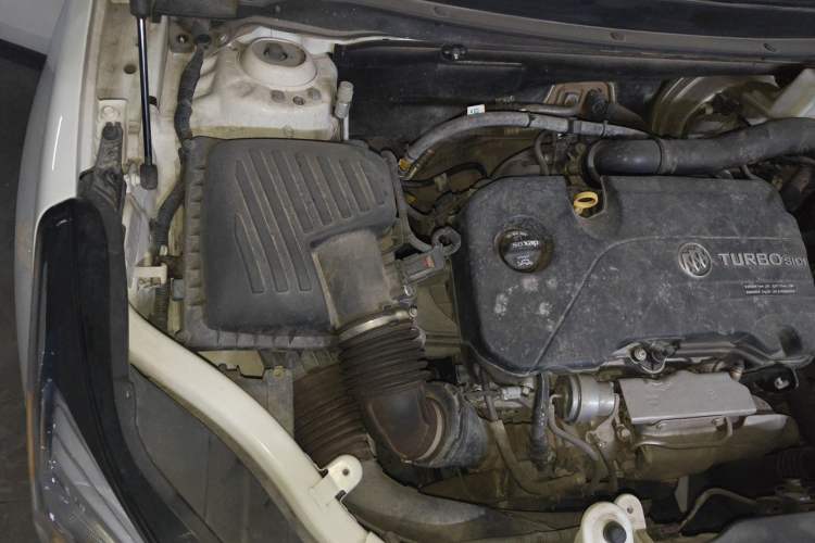 Used Buick Envision 2018 20T Two-Wheel Drive Luxury Model Engine Bay Right