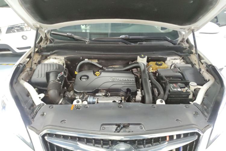 Used Buick Envision 2018 20T Two-Wheel-Drive Leading Model Engine Bay
