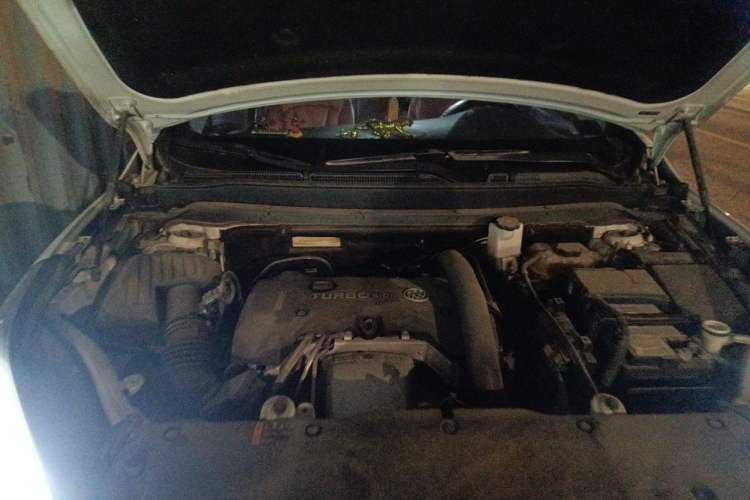 Used Buick Envision 2018 28T Four-Wheel Drive Elite Version Engine Bay