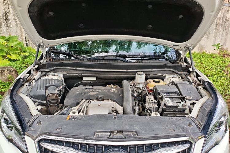 Used Buick Envision 2018 28T Four-Wheel Drive Elite Version Engine Bay