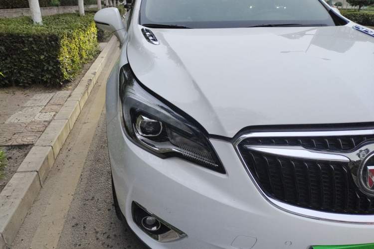 Used Buick Envision 2018 28T Four-Wheel Drive Luxury Model Exterior 6