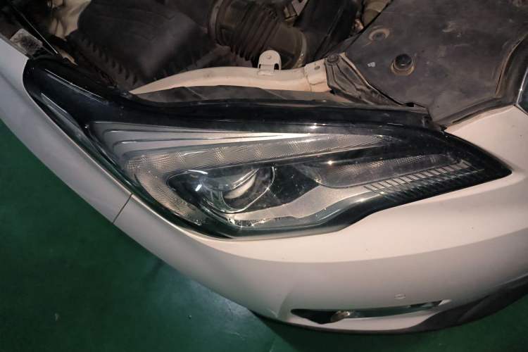 Used Buick Envision 2018 28T Four-Wheel Drive Luxury Model Exterior 6