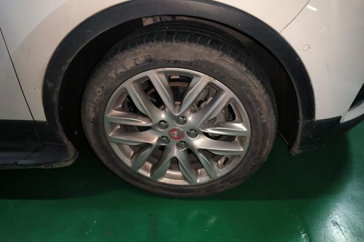 Used Buick Envision 2018 28T Four-Wheel Drive Luxury Model Exterior 7