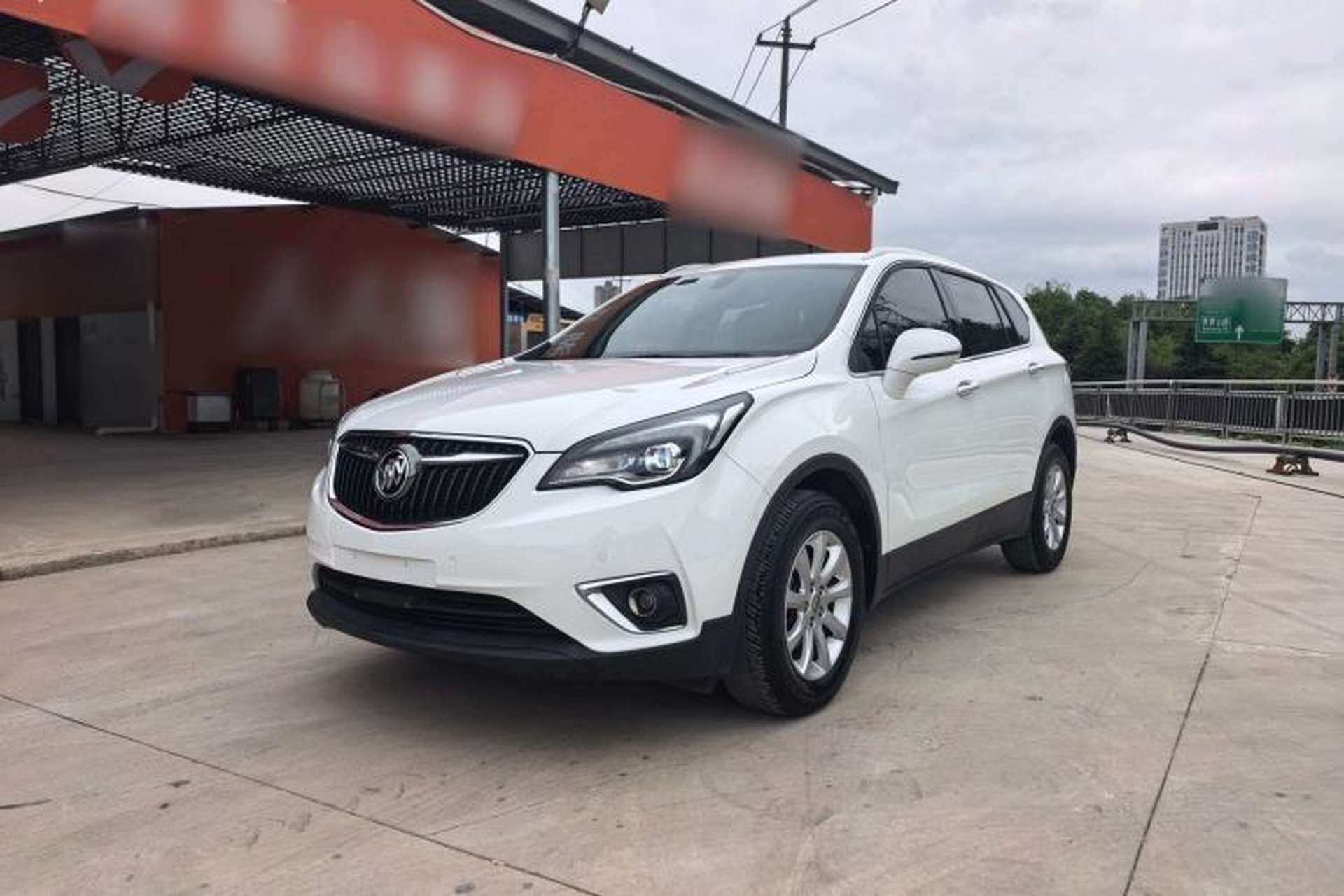 Used Buick Envision 2018 20T Two-Wheel Drive Luxury Model Front Left 45 Deg