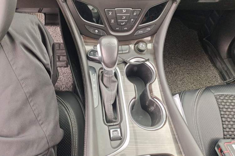 Used Buick Envision 2018 20T Two-Wheel-Drive Elite Model Gear Lever