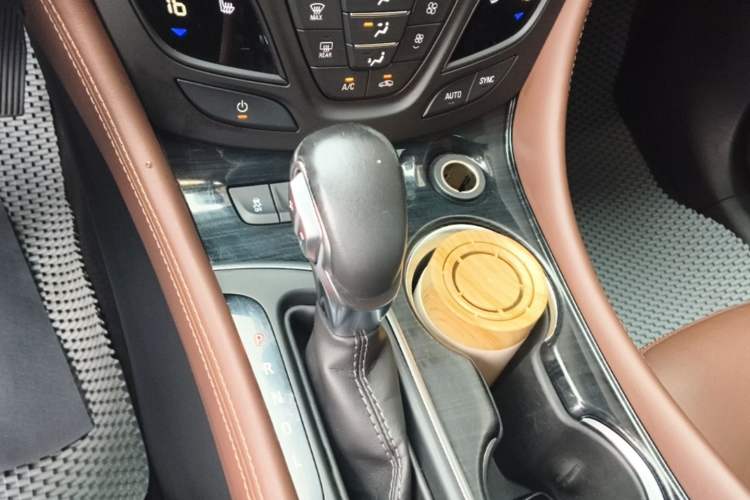 Used Buick Envision 2018 28T Four-Wheel Drive Elite Version Gear Lever