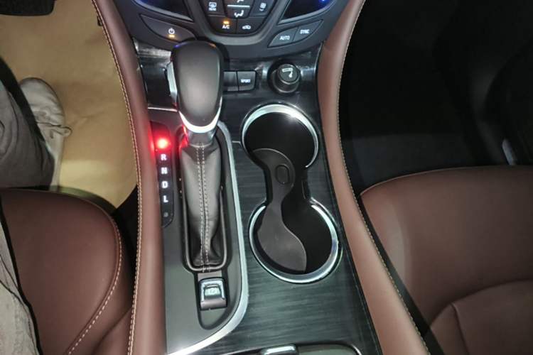 Used Buick Envision 2018 28T Four-Wheel Drive Elite Version Gear Lever