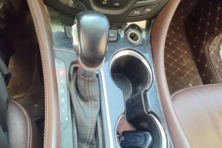 Used Buick Envision 2018 28T Four-Wheel Drive Elite Version Gear Lever