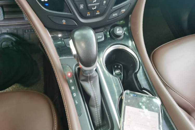 Used Buick Envision 2018 20T Two-Wheel-Drive Elite Model Gear Lever