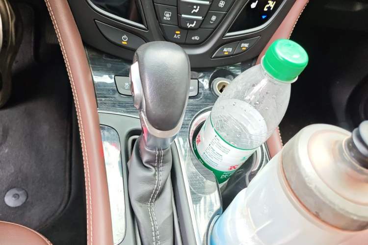 Used Buick Envision 2018 28T Four-Wheel Drive Elite Version Gear Lever