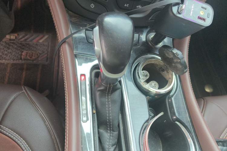 Used Buick Envision 2018 28T Four-Wheel Drive Elite Version Gear Lever