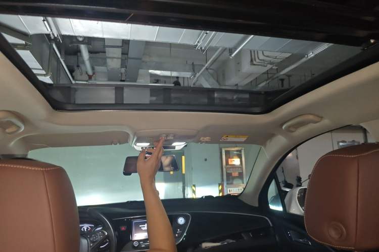 Used Buick Envision 2018 28T Four-Wheel Drive Elite Version Headliner