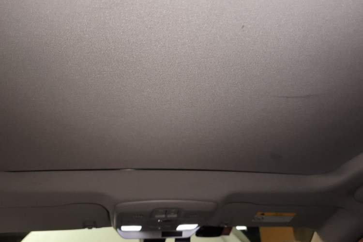 Used Buick Envision 2018 20T Two-Wheel-Drive Elite Model Headliner