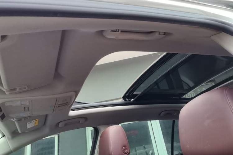 Used Buick Envision 2018 28T Four-Wheel Drive Elite Version Headliner