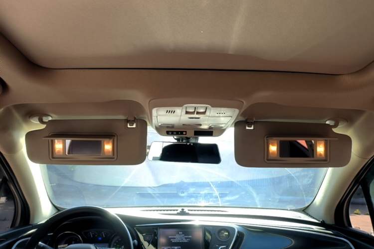 Used Buick Envision 2018 20T Two-Wheel Drive Luxury Model Headliner