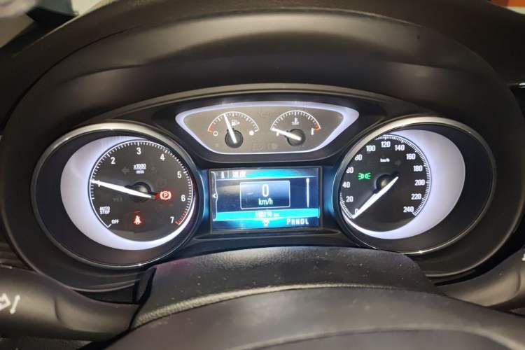 Used Buick Envision 2018 20T Two-Wheel-Drive Elite Model Instrument Cluster