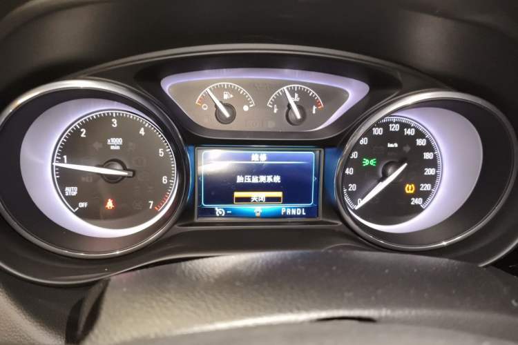 Used Buick Envision 2018 20T Two-Wheel-Drive Elite Model Instrument Cluster