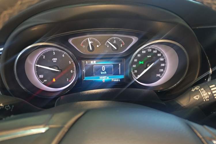 Used Buick Envision 2018 20T Two-Wheel-Drive Elite Model Instrument Cluster