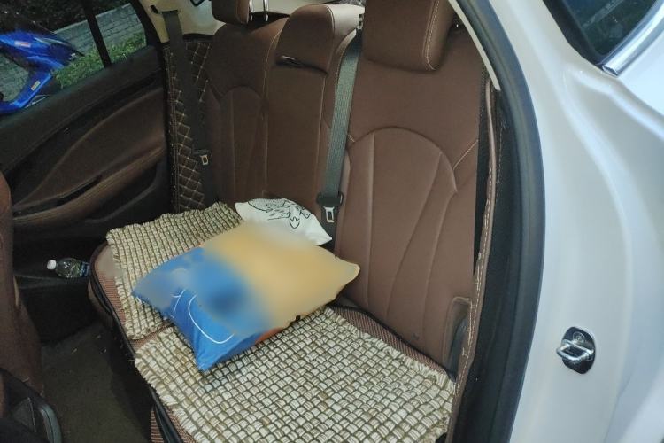Used Buick Envision 2018 28T Four-Wheel Drive Luxury Model Interior 4