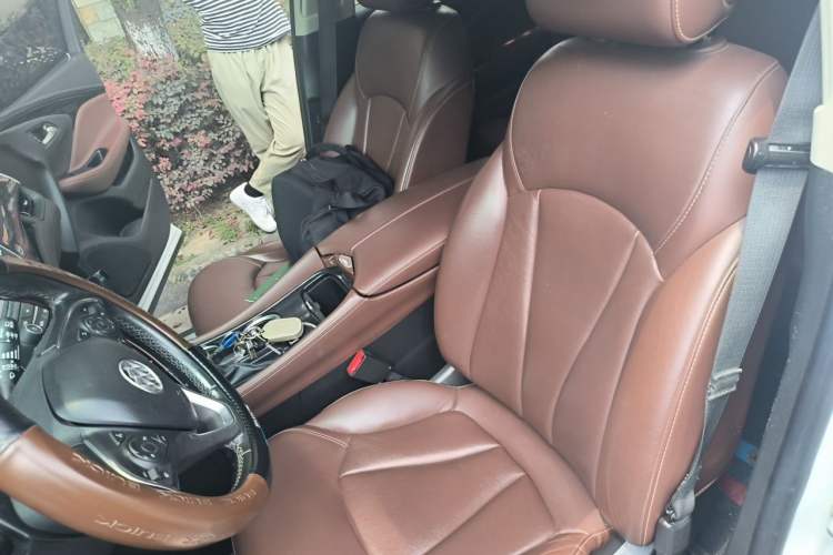 Used Buick Envision 2018 20T Two-Wheel Drive Luxury Model Left Front Seat