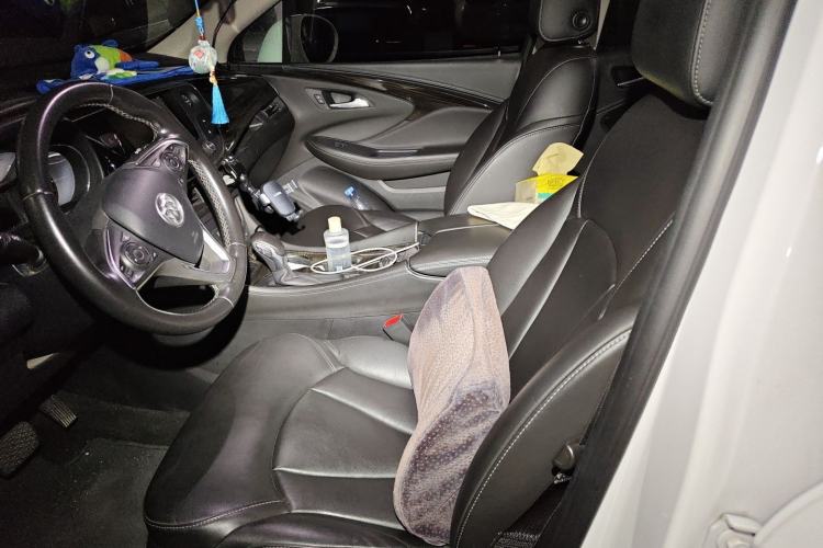 Used Buick Envision 2018 20T Two-Wheel-Drive Elite Model Left Front Seat