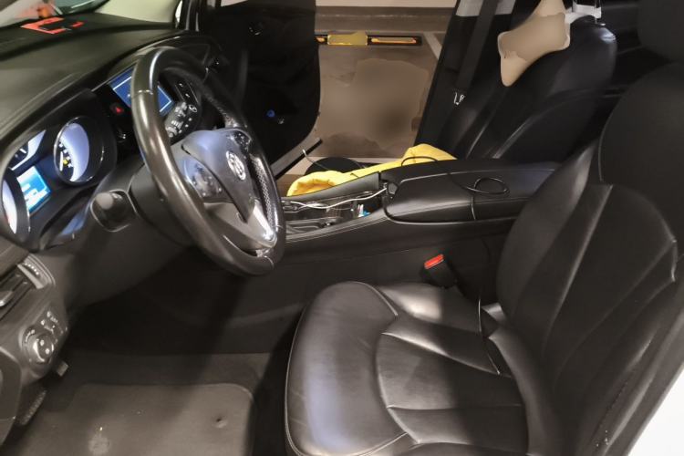 Used Buick Envision 2018 20T Two-Wheel-Drive Elite Model Left Front Seat