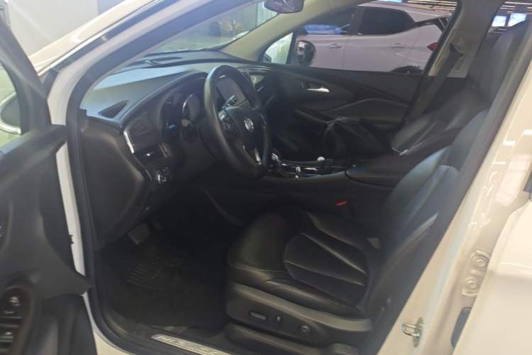 Used Buick Envision 2018 20T Two-Wheel-Drive Elite Model Left Front Seat