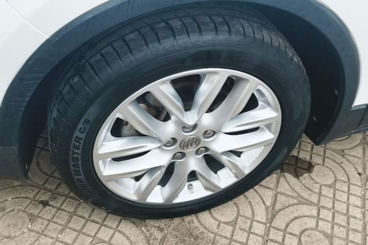 Used Buick Envision 2018 28T Four-Wheel Drive Elite Version Left Front Wheel Hub