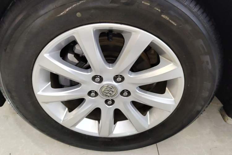 Used Buick Envision 2018 20T Two-Wheel-Drive Elite Model Left Front Wheel Hub