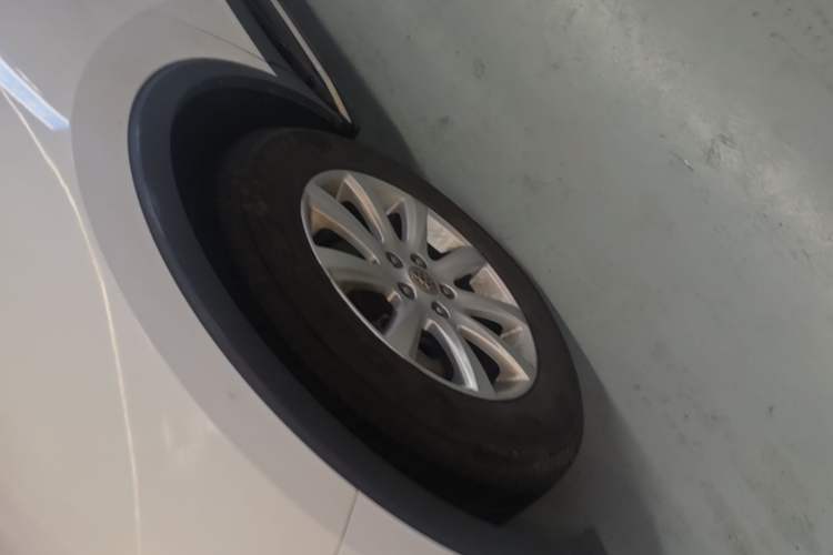 Used Buick Envision 2018 20T Two-Wheel-Drive Elite Model Left Front Wheel Hub