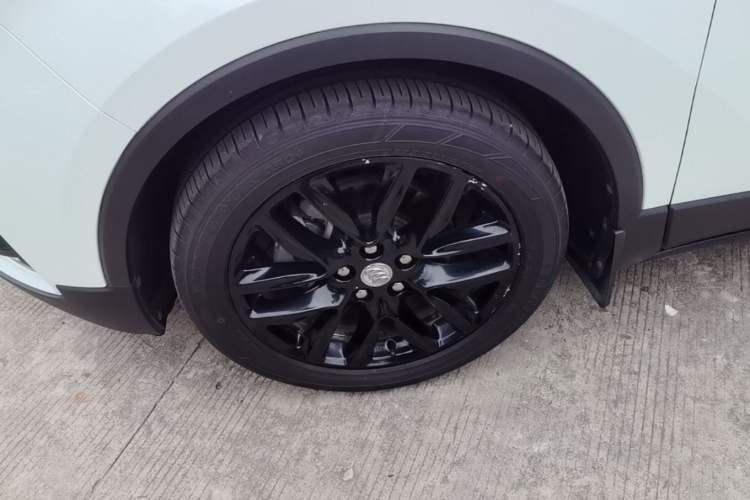 Used Buick Envision 2018 28T Four-Wheel Drive Elite Version Left Front Wheel Hub