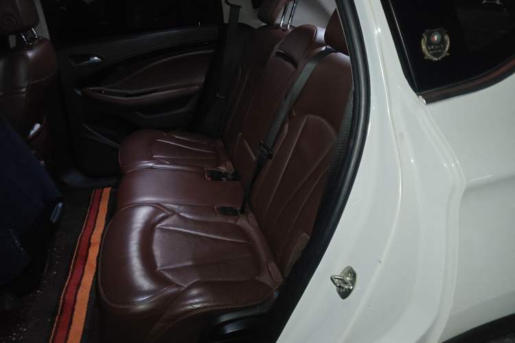 Used Buick Envision 2018 28T Four-Wheel Drive Luxury Model Left Rear Seat