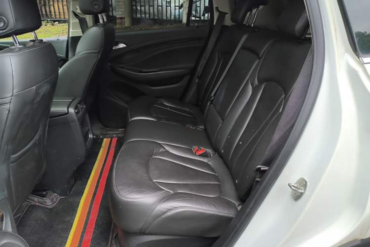 Used Buick Envision 2018 20T Two-Wheel-Drive Elite Model Left Rear Seat