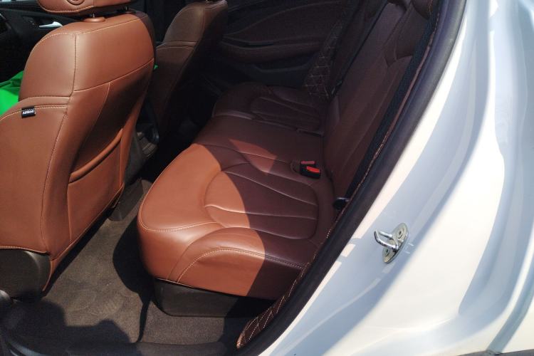 Used Buick Envision 2018 20T Two-Wheel Drive Luxury Model Left Rear Seat