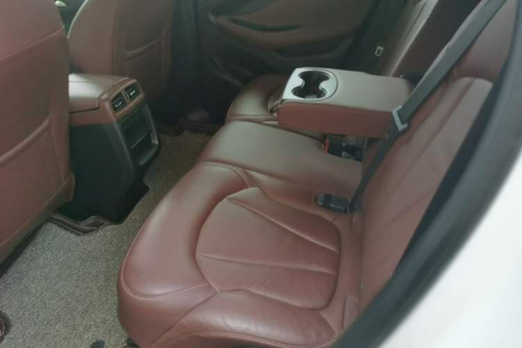 Used Buick Envision 2018 20T Two-Wheel-Drive Elite Model Left Rear Seat