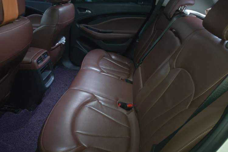 Used Buick Envision 2018 20T Two-Wheel Drive Luxury Model Left Rear Seat