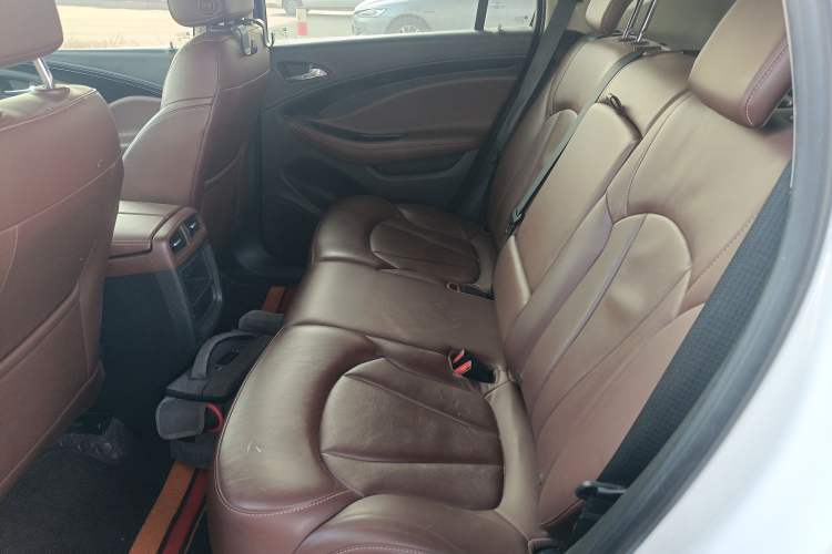 Used Buick Envision 2018 20T Two-Wheel Drive Luxury Model Left Rear Seat