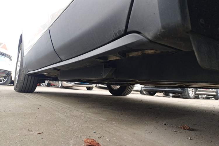 Used Buick Envision 2018 20T Two-Wheel-Drive Elite Model Left Side Sill