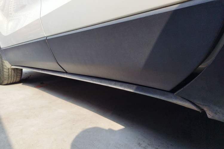 Used Buick Envision 2018 20T Two-Wheel Drive Luxury Model Left Side Sill