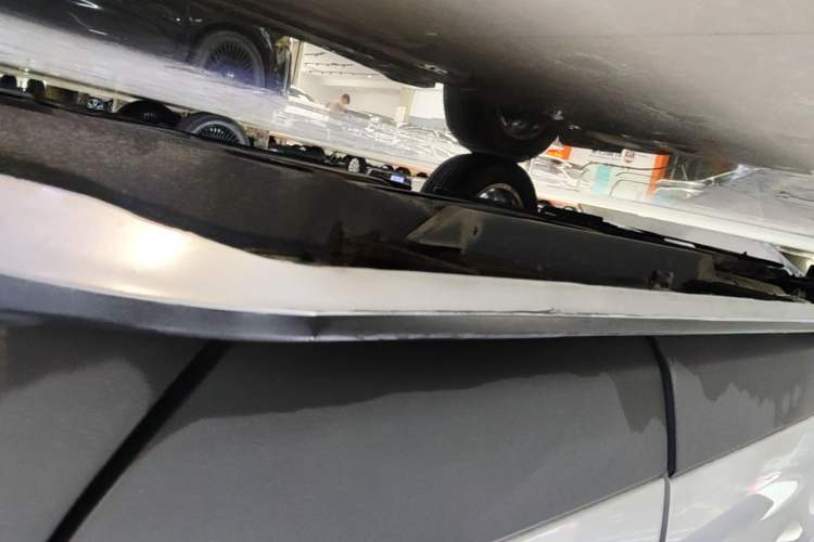 Used Buick Envision 2018 20T Two-Wheel-Drive Elite Model Left Side Sill