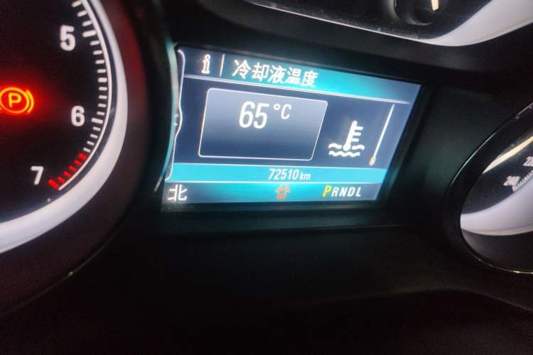 Used Buick Envision 2018 20T Two-Wheel Drive Luxury Model Odometer Close Up