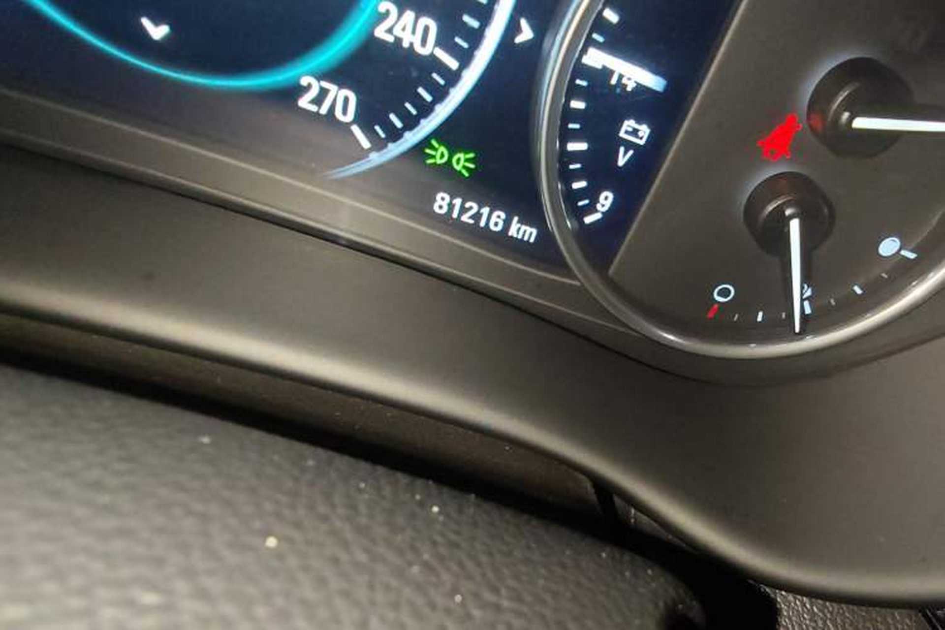 Used Buick Envision 2018 28T Four-Wheel Drive Luxury Model Odometer Close Up