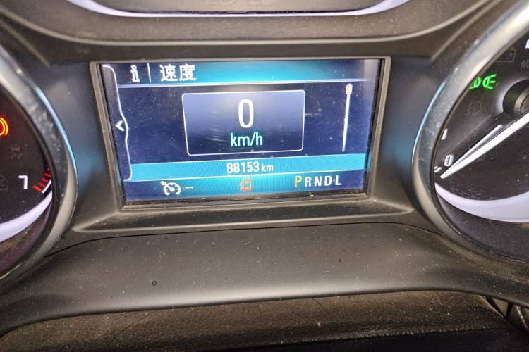Used Buick Envision 2018 20T Two-Wheel-Drive Elite Model Odometer Close Up