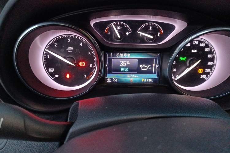 Used Buick Envision 2018 28T Four-Wheel Drive Elite Version Odometer Close Up