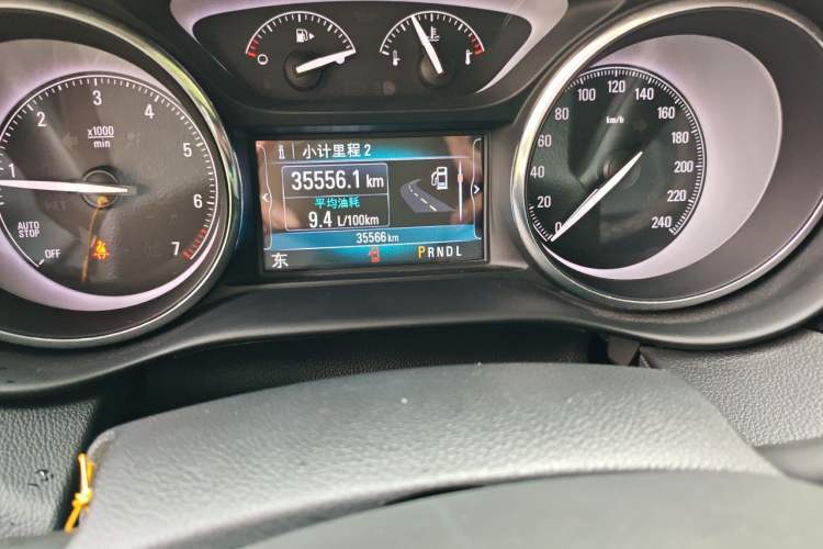 Used Buick Envision 2018 28T Four-Wheel Drive Elite Version Odometer Close Up
